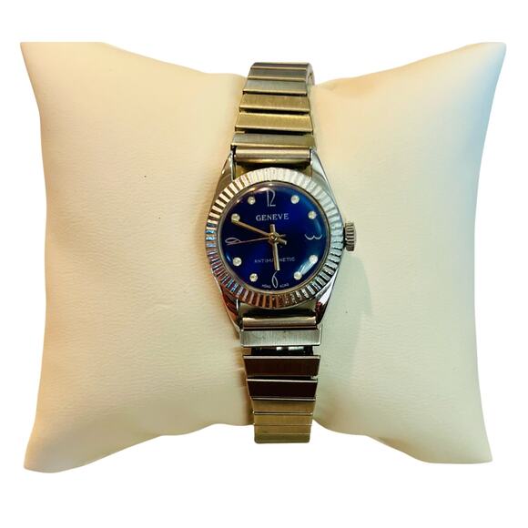 Vintage Genève 17 Jewel Ladies Hand Wind Watch Blue Dial Antimagnetic Runs HK main image 7